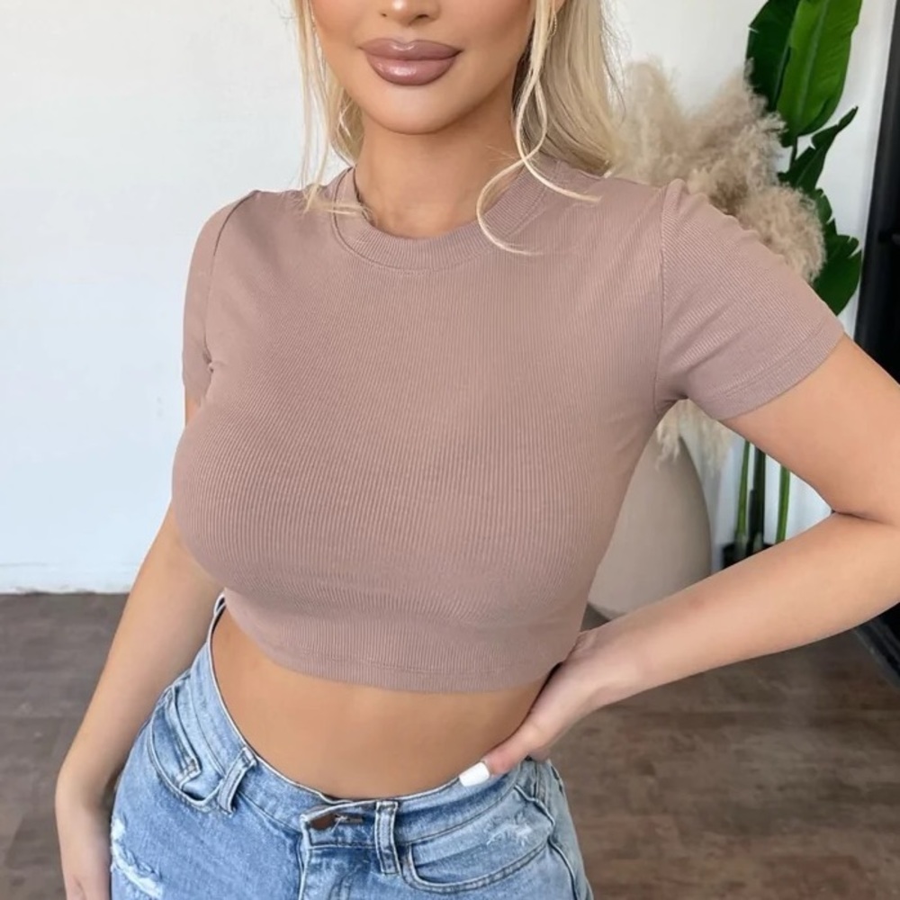 ❗️SALE❗️Ootdfash short sleeve crop top